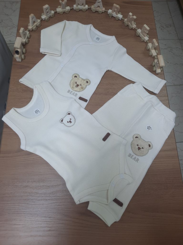 سه تیکه بیسکویتی